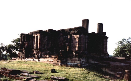 Devrani Temple, Talagaon